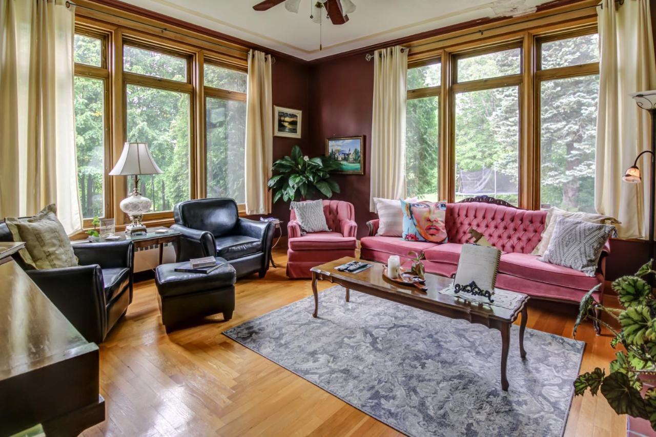 Chateau Murdock Gite Et Esthetique 1950 Saguenay Zewnętrze zdjęcie
